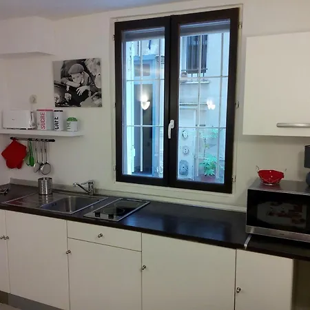 Studio In Heart Of Montmartre Sacre Coeur * פריז